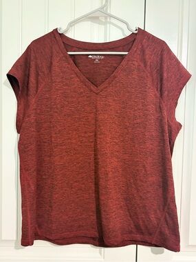 Ideology Heathered Red V-Neck Short Sleeve Top